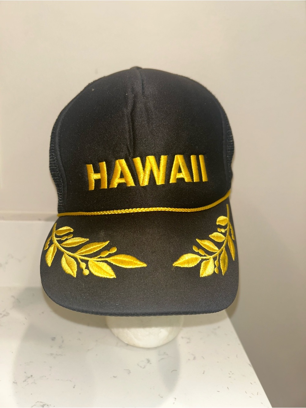 Hawaii Boat Captain Trucker Hat Gold Leaf Embroidered Hawaiian Headwear Snapback